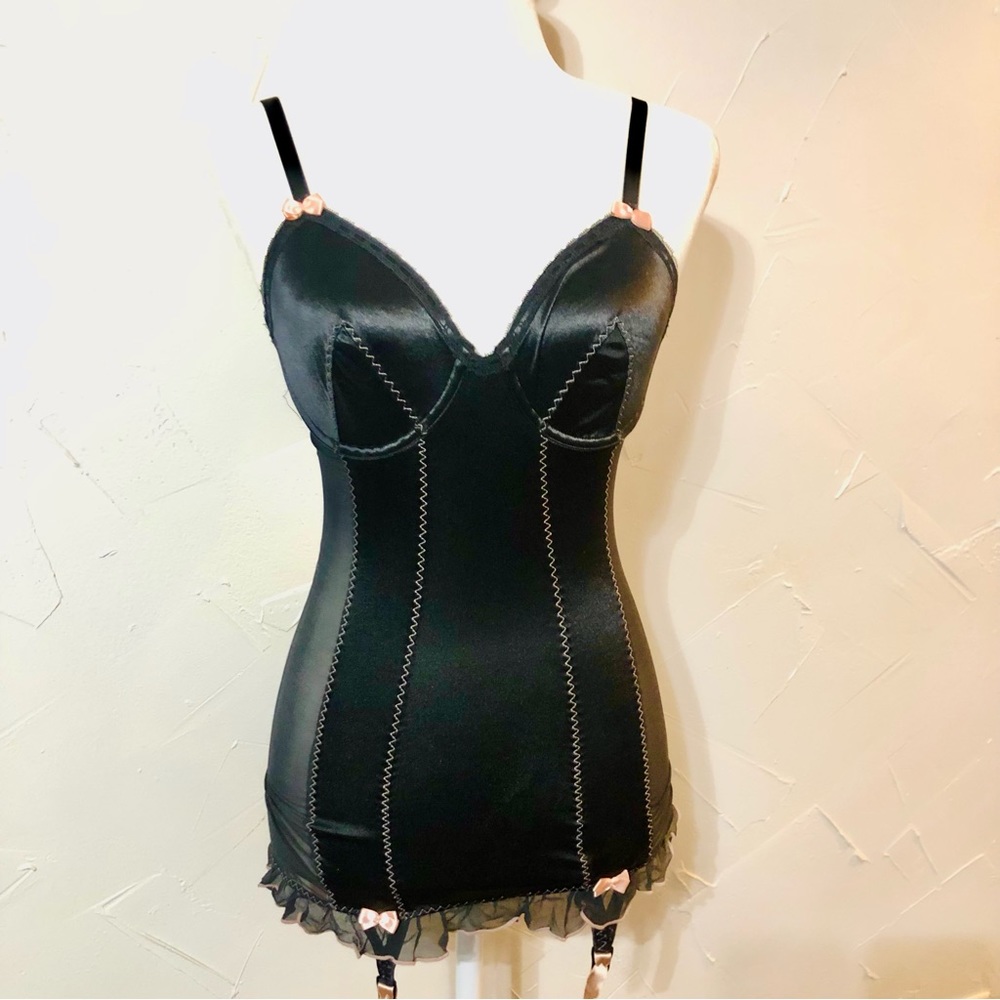 Victoria’s Secret merry widower corset garter pinup black satin
